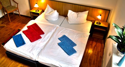 Betten Doppelbettzimmer Hotel Garni Schkopau